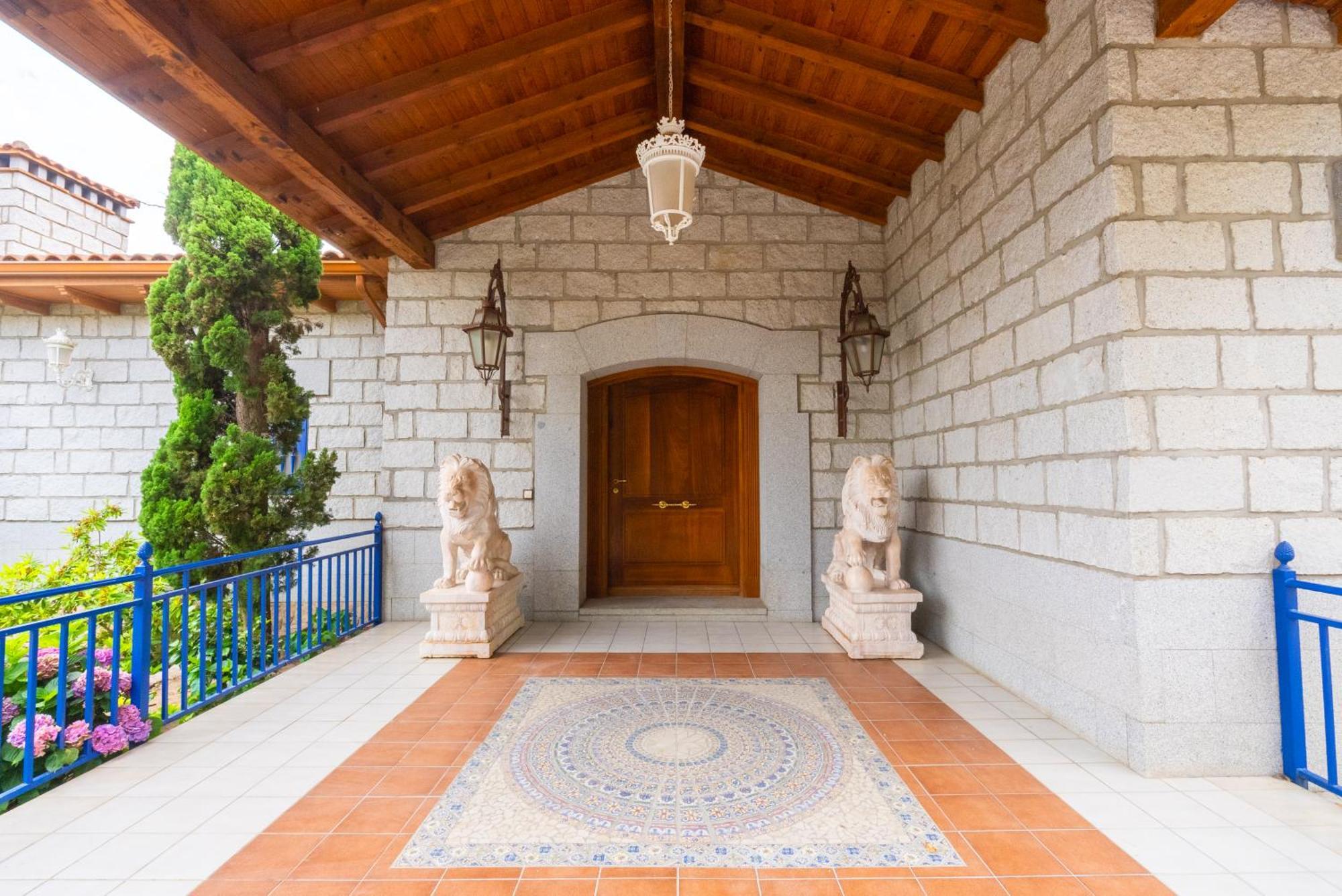 Mansion Con Jacuzzi A 40 Grados, Gran Piscina Y Padel Villa El Tiemblo Exterior photo